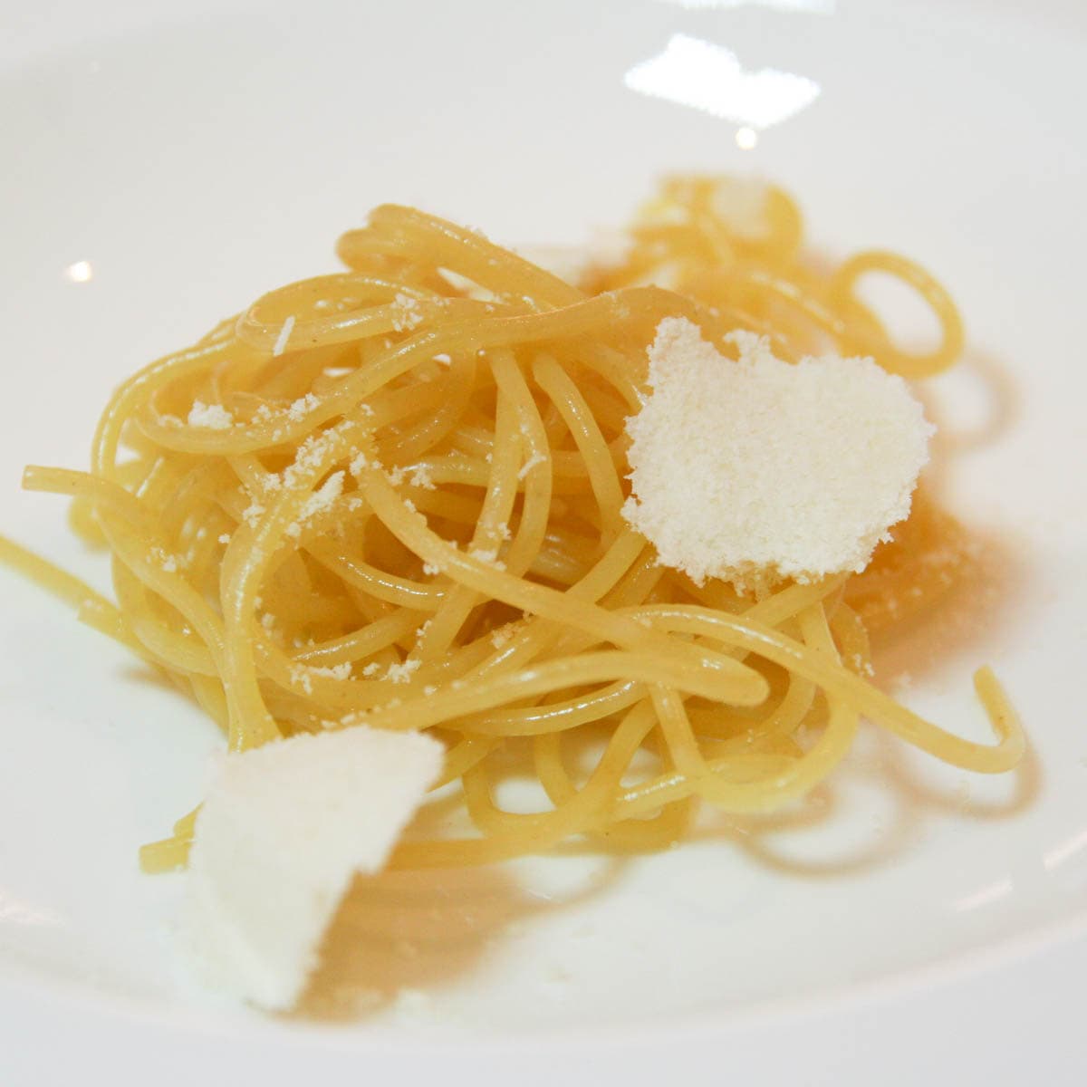 Spaghetti burro e parmigiano