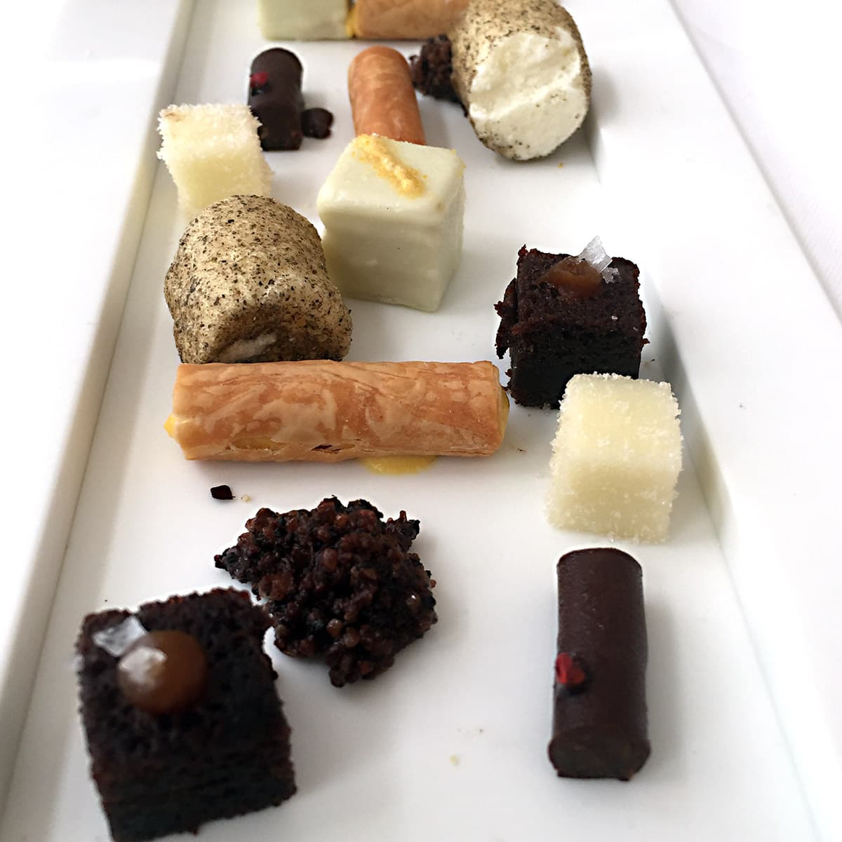 Petit four
