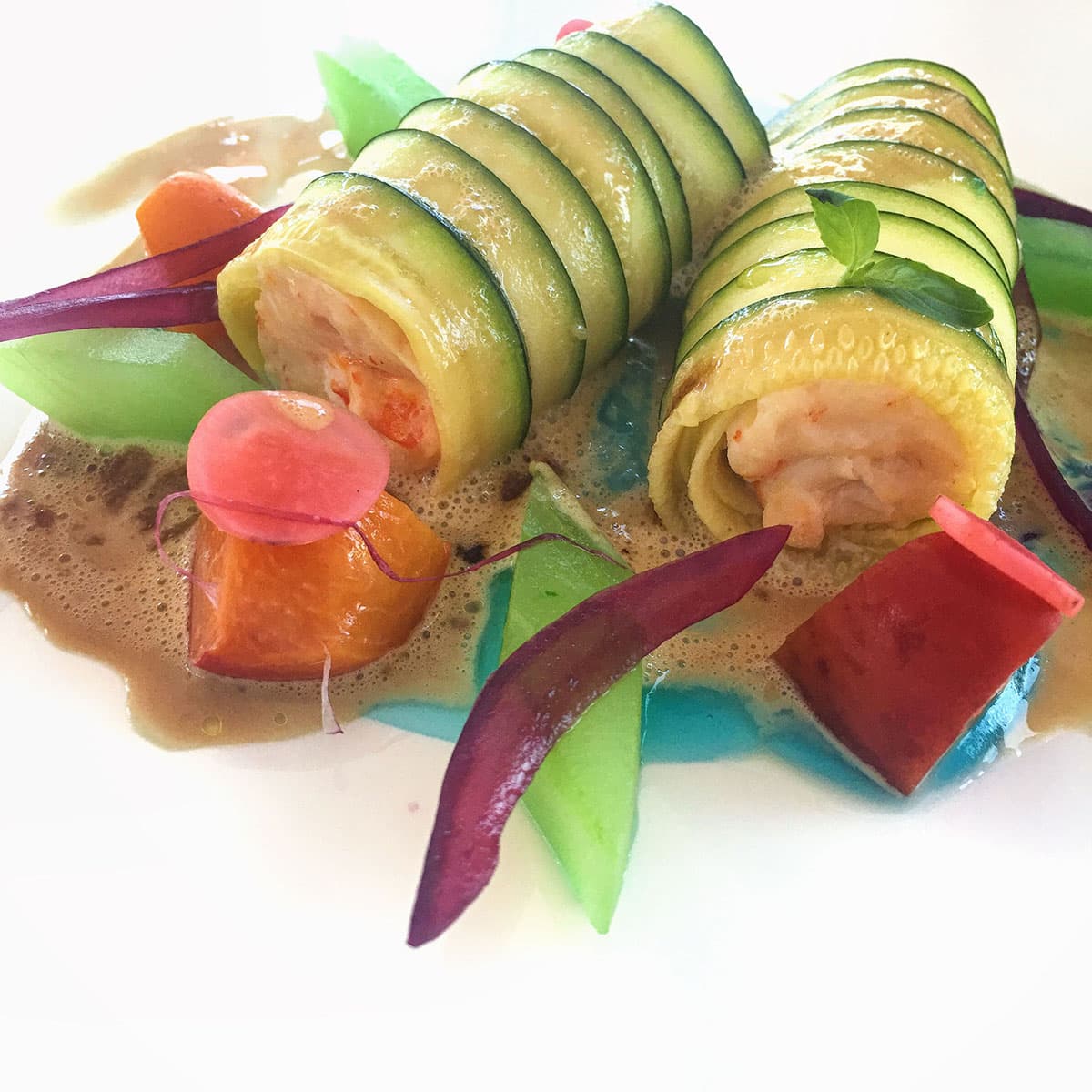 Ristorante Nostrano - Pesaro - Chef Stefano Ciotti Zucchine ripiene di gamberi, cetrioli alla verbena e giardiniera
