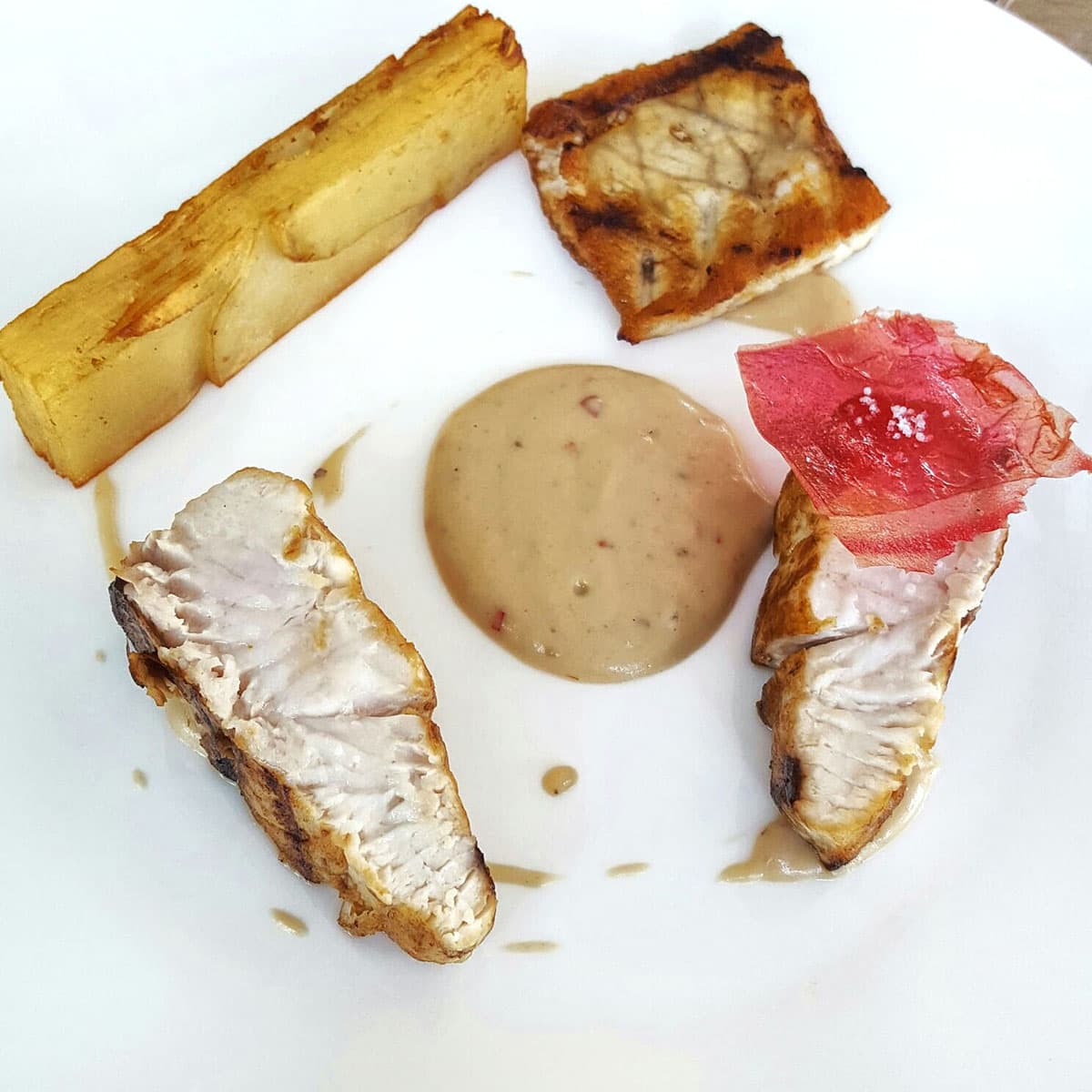 Ristorante Nostrano - Pesaro - Chef Stefano Ciotti Ricciola laccata alla soia, salsa al cocco piccante