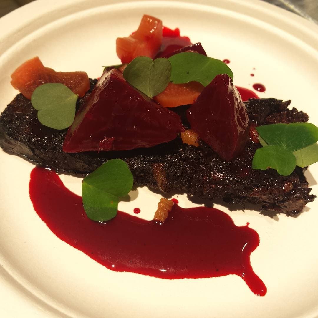 Philipp Rachinger - Black pudding, rabarbaro, barbabietole, acetosella