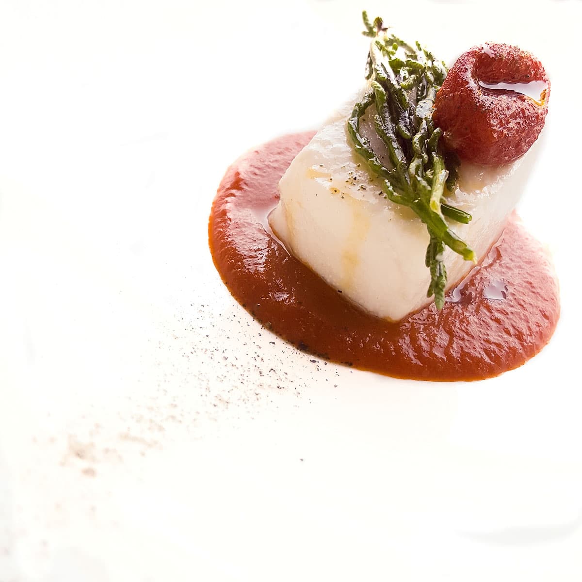 Morone, salsa pomodoro e menta