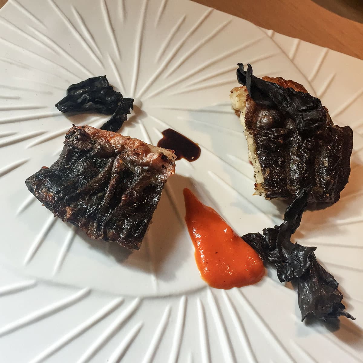 Ristorante Marconi Anguilla ai ferri, limone salato e cipolla, riduzione di saba alla salvia, trombette, peperone arrosto