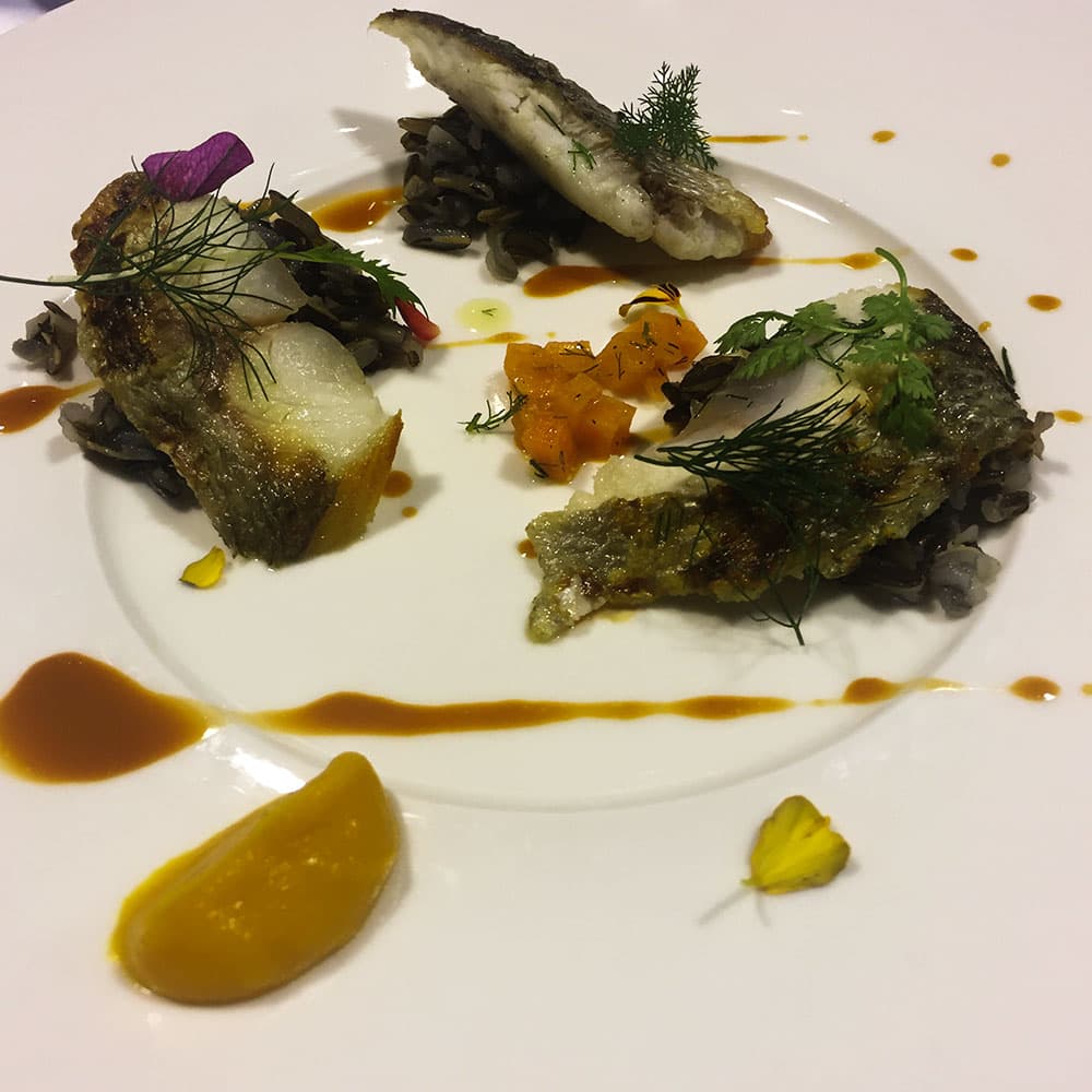 Branzino, zucca, ricci di mare