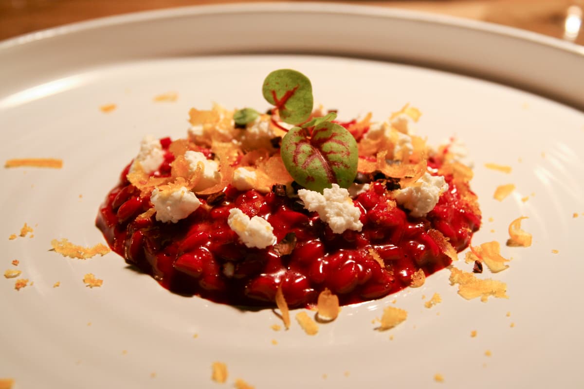 Risotto, rapa, formaggio ficu, bottarga, grue di cacao