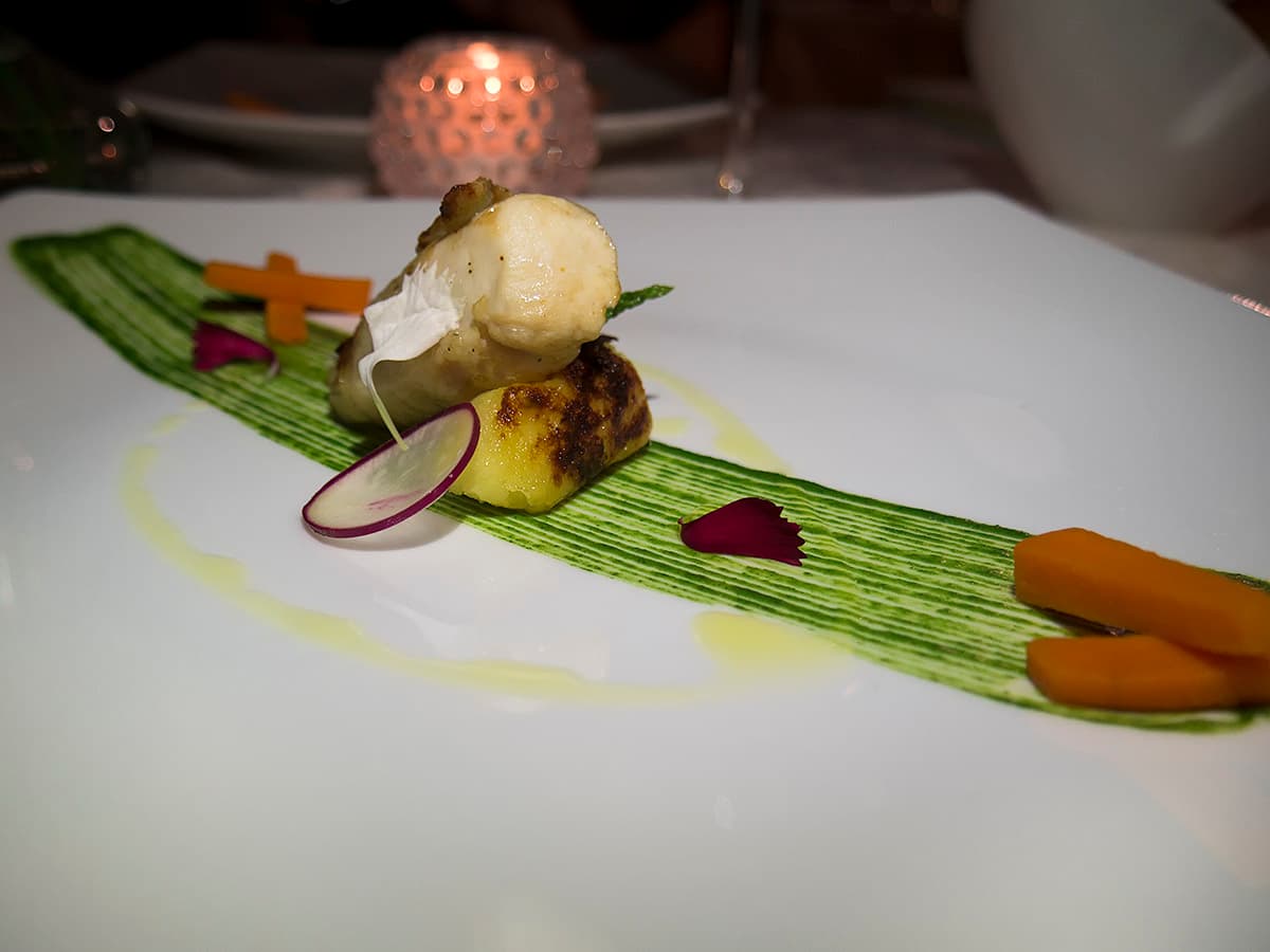 Lombo di coniglio, salsa di ortica, purè