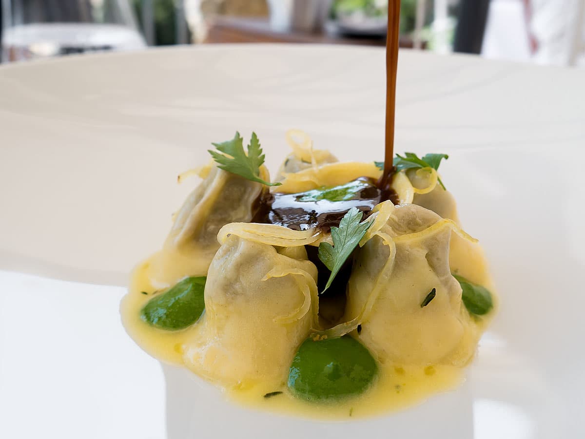 Tortelli di lingua, salsa verde, limone candito, fondo di lingua