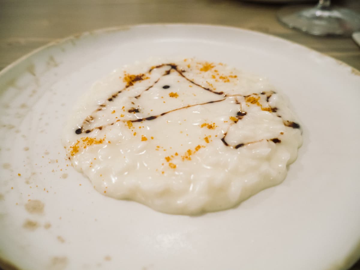Risotto mantecato al formaggio di fossa, Aceto Balsamico Tradizionale di Modena, macis