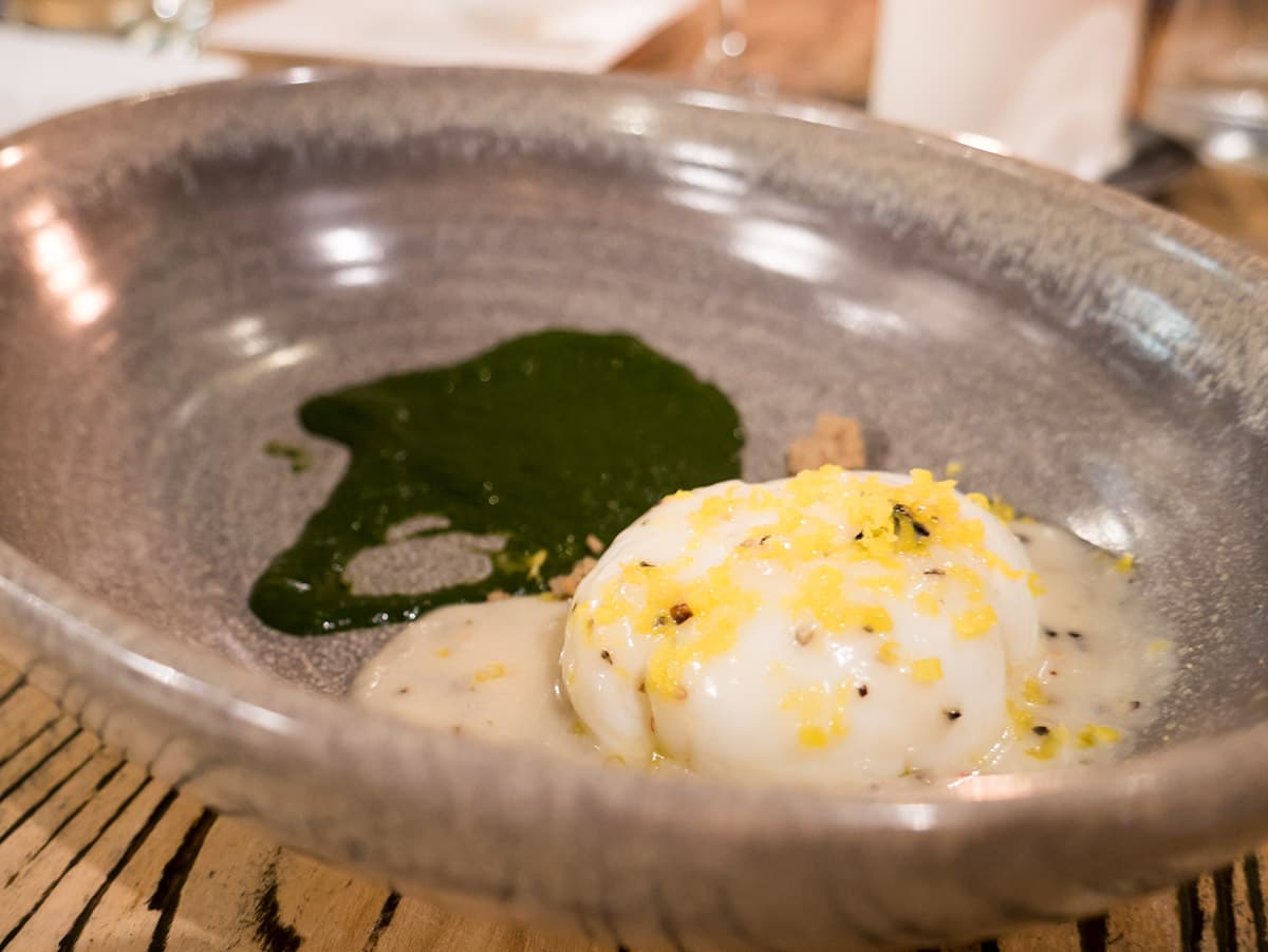 Uovo cacio e pepe
