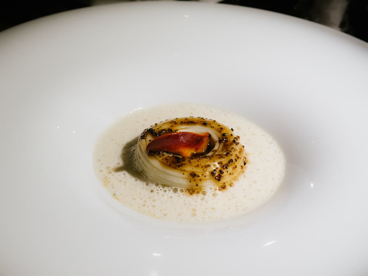 Udon, astice blu, emulsione di Albufera, tartufo nero