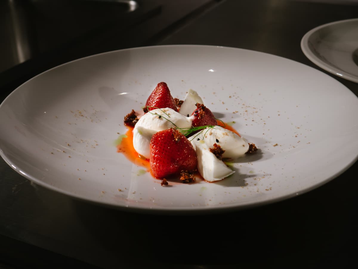 Fragole, mozzarella, zenzero, acciughe