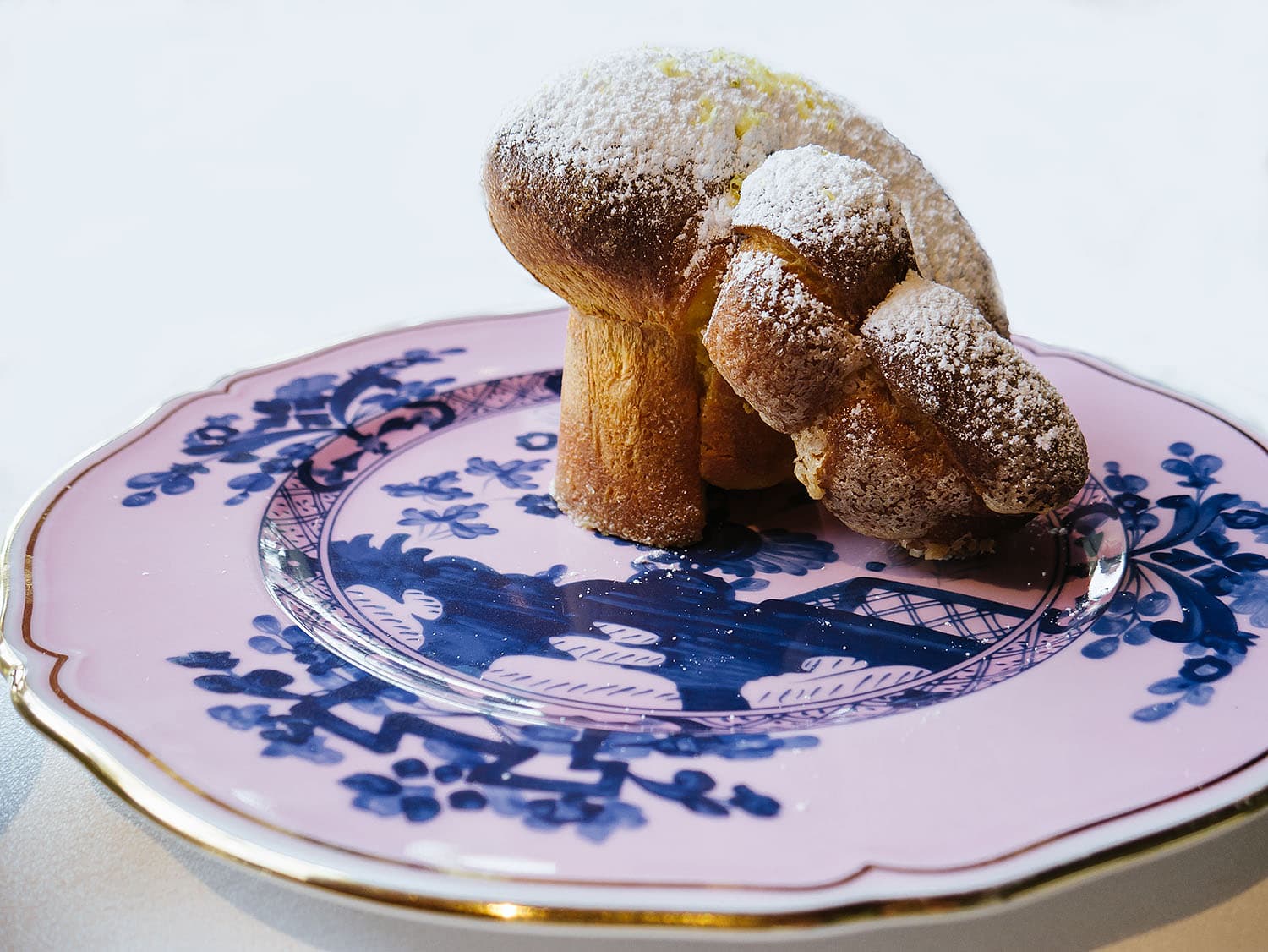 Torta di rose, cremino di zabaione al Vov, limoni del garda
