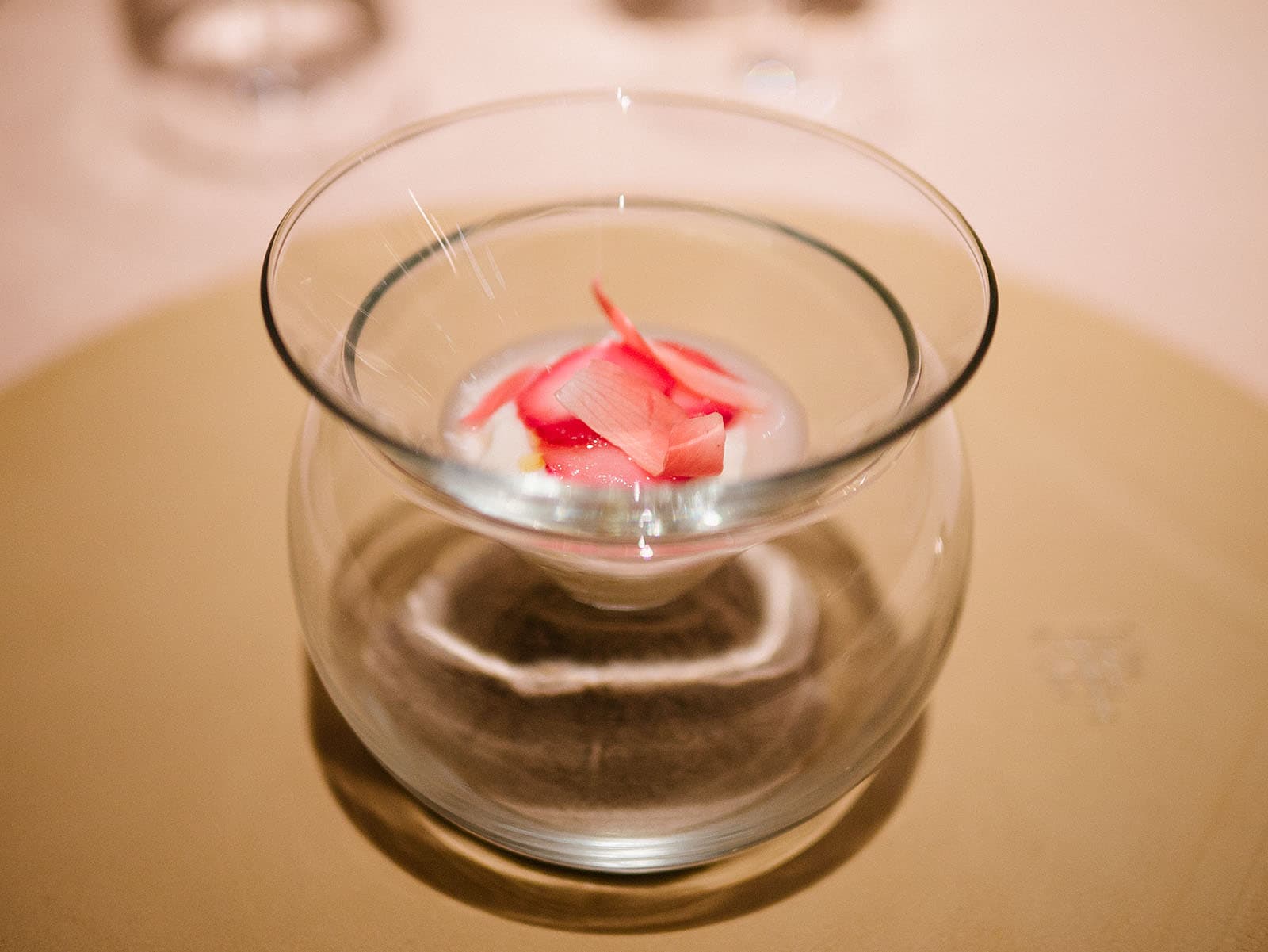 Enoteca Pinchiorri - Cagliata di latte vaccino e ravanello acido
