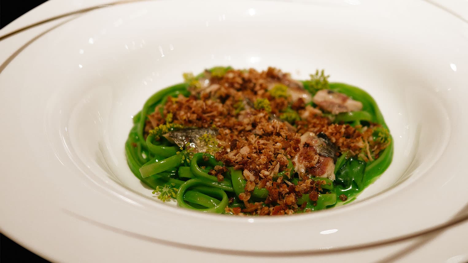 Enoteca Pinchiorri - Linguine con burro di rucola, sardine, briciole di maiale